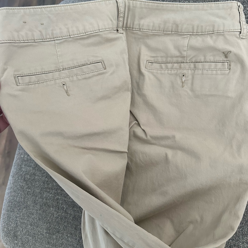 pair of women’s American Eagle Khakis - Picture 3 of 3